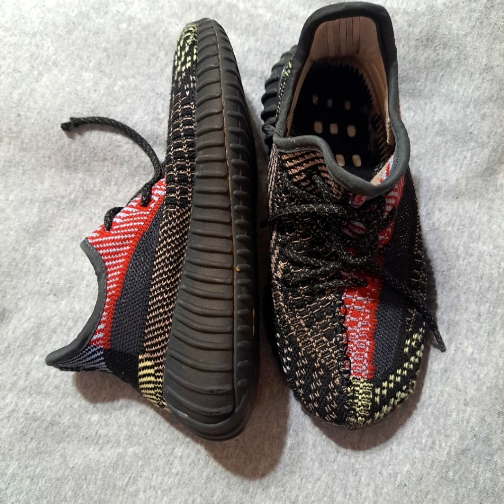 Adidas yeezys size 1.5 girl or boy .
